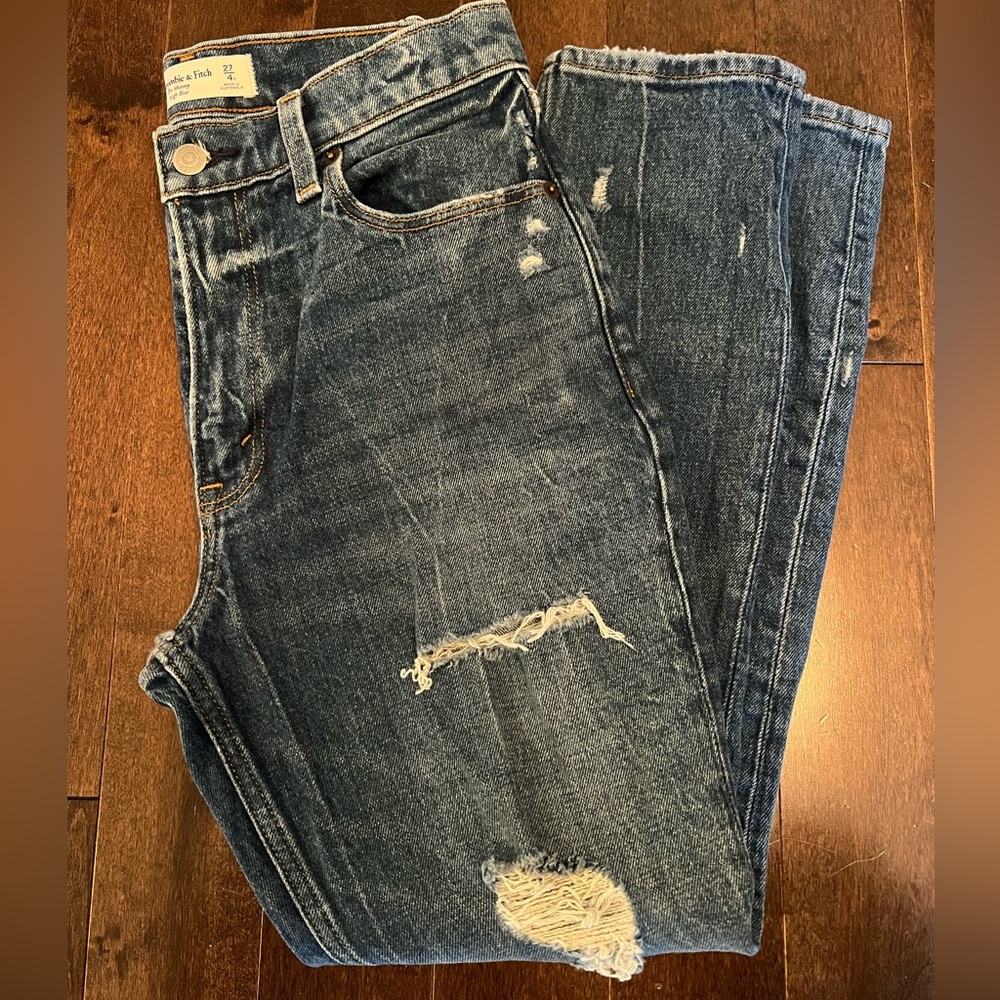 Abercrombie & Fitch The Skinny High Rise jeans - NWOT